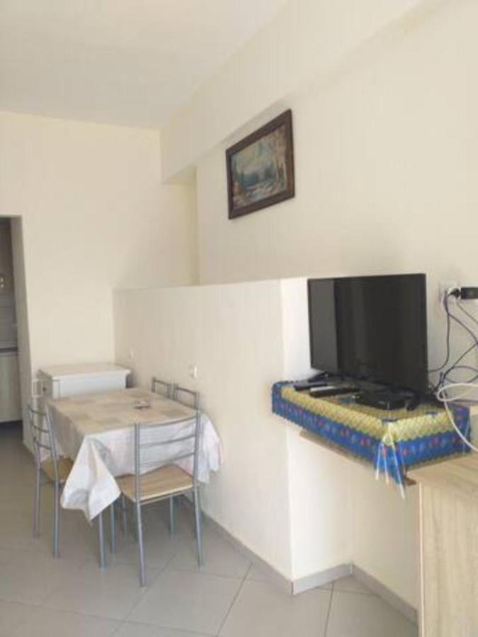 Vasili Sunstay Apartments Sarande Bagian luar foto
