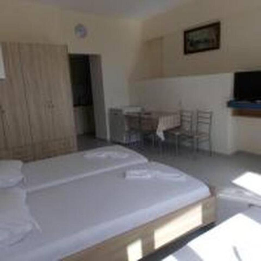 Vasili Sunstay Apartments Sarande Bagian luar foto